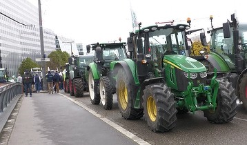 Protest al fermierilor, între care s-au aflat și români, la Strasbourg VIDEO