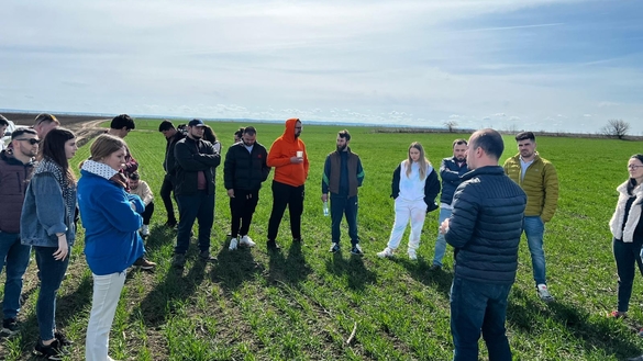 Cursanți Tineri Lideri pentru Agricultură în vizite la ferme de succes