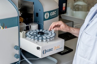 Guvernul britanic colaborează cu companii din sectorul sănătății la investiții în cercetare de miliarde de lire sterline