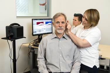 Fuziune de 7 miliarde euro pe piața protezelor auditive: Sivantos și Widex își combină activitățile, formând al 3-lea mare jucător global