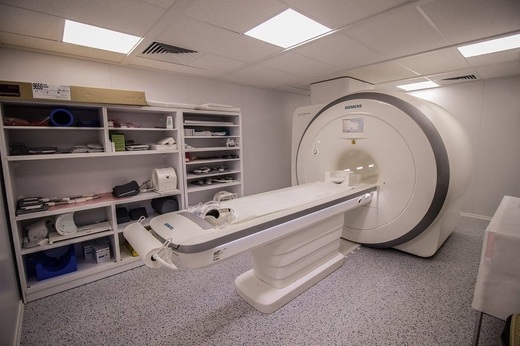 O nouă tranzacție pe piața medicală: Regina Maria a preluat un centru de diagnostic controlat de 5 medici