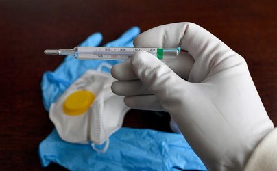 Guvernul, forțat de furnizori să acorde avans de 30% pentru produse medicale împotriva coronavirusului