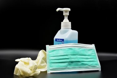 Medicii de familie, farmaciile, cabinetele stomatologice, laboratoarele de analize primesc 5.000 lei lunar/tură pentru protecție față de coronavirus