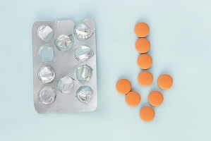 Haosul din sănătate indus de măsurile anti-COVID aduce scăderi pe piața medicamentelor prescrise. Afacerile Antibiotice Iași scad cu 15% la S1