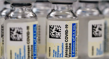 VIDEO În plin scandal legat de potențiale afecte adverse, în România au ajuns 60.000 de doze de vaccin anti-COVID Johnson&Johnson