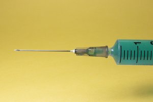 SUA susțin suspendarea brevetelor vaccinurilor anticovid. OMS salută o ”decizie istorică”. Lobbyul farma se opune