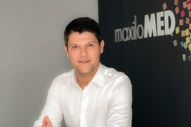 Selectarea implantului dentar, o decizie fundamentală în activitatea unei clinici de medicină dentară