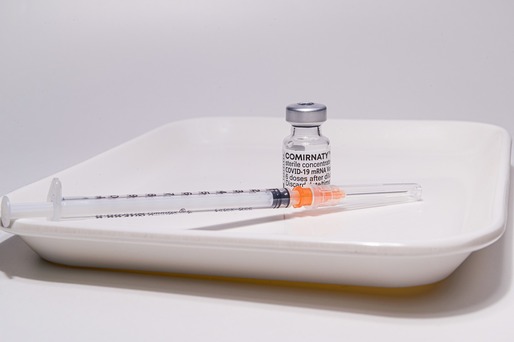 Pfizer și BioNTech au depus datele inițiale pentru autorizarea rapelului vaccinului lor împotriva Covid-19
