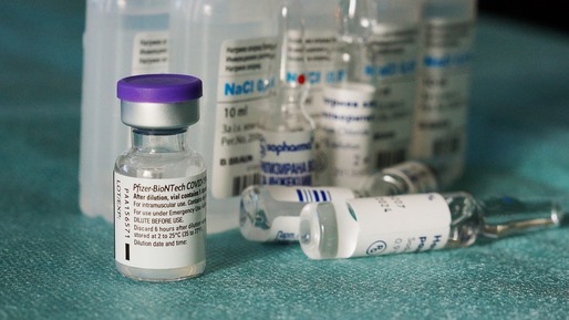 Cea de a treia doză de vaccin anticovid Pfizer/BioNTech are o eficiență de 95,6%, anunță producătorii