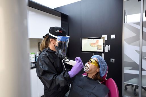 DentalMed Luxury Dental Clinic a investit 2 milioane de euro într-o nouă clinică din București
