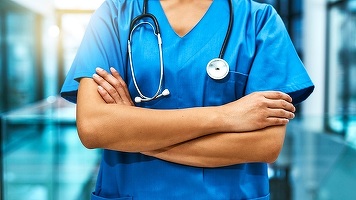 Deficitul global de asistente medicale este în creștere, în timp ce pandemia de Covid-19 intră în al treilea an