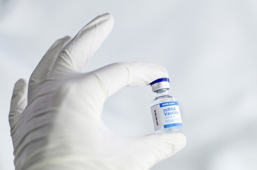 UE și Pfizer/BioNTech vor modifica termenii contractului de furnizare de vaccinuri COVID-19