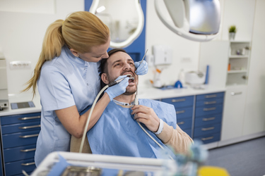 Raport Regina Maria: Starea generală a sănătății dentare a românilor este dezastruoasă. Crește nevoia de tratamente dentare