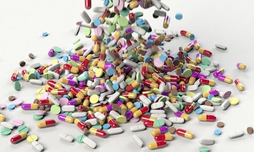 Donald Trump anunță un ordin executiv care va duce la scăderea cu 30% până la 80% a prețului medicamentelor