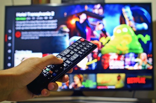 Piața TV în România: Serviciile de video streaming devin populare. Rezoluția HD - obligatorie, trendul migrează spre UltraHD. Știrile sunt cel mai urmărit program. Ce post ar alege românii pe o insulă pustie