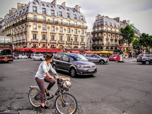 Mesajele ecologiste, obligatorii în reclamele auto în Franța