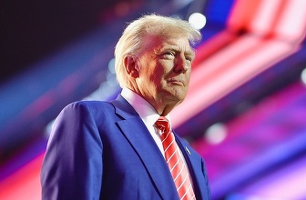 Justiția americană l-a autorizat temporar pe Trump să blocheze accesul Associated Press în anumite puncte la Casa Albă