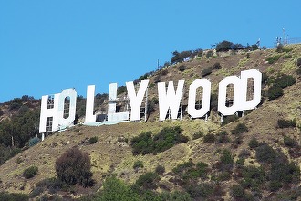 Hollywood-ul se teme de un nou val de concedieri, după ce Netflix a preluat Warner Bros