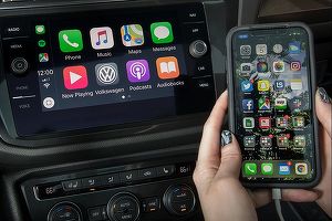CarPlay va facilita plata automată a combustibilului