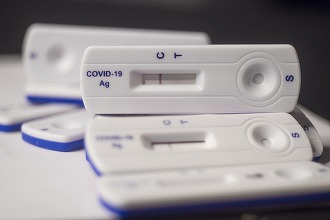ULTIMA ORĂ Cinci companii medicale verificate de Consiliul Concurenței pentru posibile înțelegeri la licitații din pandemia COVID-19
