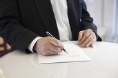 DOCUMENT România recunoaște oficial profesiile de enolog, îngrijitor de câini și instructor de pilates, plus mai multe specializări legate de jocuri video și digitale