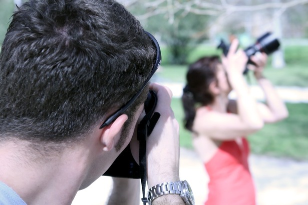 Fuziunea a doi giganți ai fotografiei ridică semne de întrebare. Poate fi declanșată o investigație amplă. Ar apărea cea mai mare platformă foto profesionistă