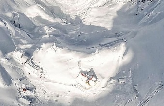 Prea cald pentru Hotelul de Gheață de la Bâlea Lac. Schimbare pentru acest sezon