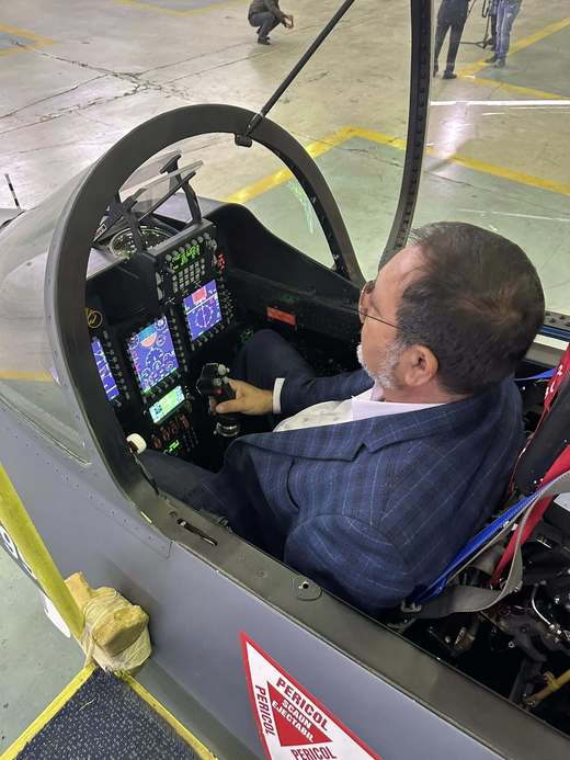 Tensiune la Avioane Craiova, avertizări de faliment. Director: Luna viitoare dăm două avioane pentru instrucția piloților de F-16. Prototipul zboară deja. Banii nu sunt pierduți