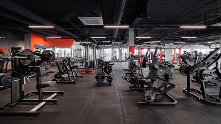 Schimbare neașteptată în România. Cel mai mare lanț european de cluburi de fitness, intrat recent pe piața locală, renunță la franciza Clever Fit din țară