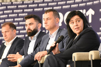 VIDEO Cosmina Plaveti, BCR: E nevoie de o reechilibrare a indicilor bursieri. Cererea e mai redusă de la investitorii instituționali dacă firmele listate nu intră în BET - Profit.ro Piața de Capital.Forum