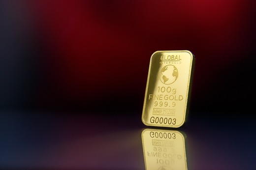 Aurul atinge un nou record după taxele vamale impuse de Trump