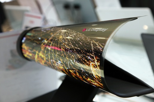 LG a creat un ecran de 18 inch flexibil care ar putea schimba designul gadgeturilor pe viitor