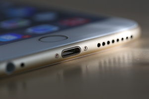 Viitoarele iPhone-uri și iPad-uri ar putea fi încărcate wireless, de la distanțe semnificative
