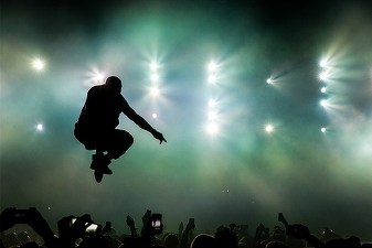 Și muzicienii pirateză. Sau cum a fost prins Kanye West folosind Pirate Bay