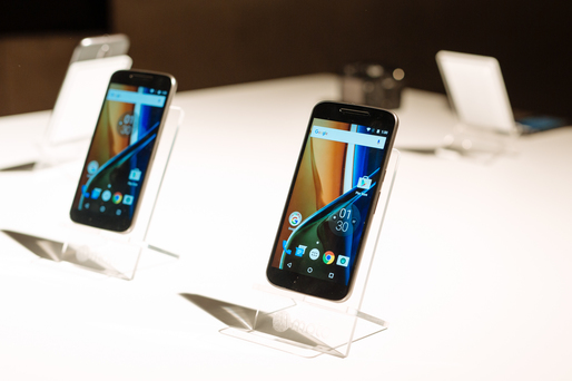 FOTO Lenovo a lansat smartphone-ul Moto G4 în România