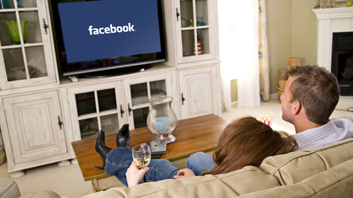 Cum pot fi vizionate pe televizor clipurile video din aplicația Facebook de smartphone