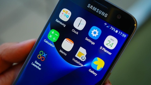 Posesorii smartphone-urilor Galaxy S7 mai au de așteaptat foarte puțin până vor primi update-ul la Android 7