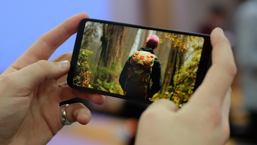 LG și-a prezentat oficial noul vârf de gamă, smartphone-ul G6