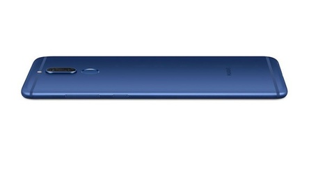 FOTO Huawei lansează un smartphone cu 4 camere foto