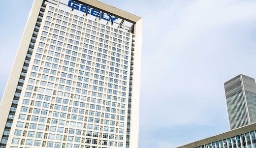 Geely va include opt uzine de motoare din China în alianța cu Renault