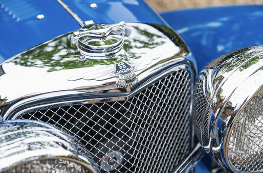 FOTO & VIDEO Automobilul Jaguar, creat inițial pentru Regele Mihai și care i-a aparținut Principelui Nicolae, nu a atins la Londra prețul cerut de vânzător