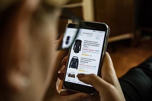 Trei sferturi dintre utilizatorii de internet din România, care fac cumpărături online, au achiziționat îmbrăcăminte în acest an