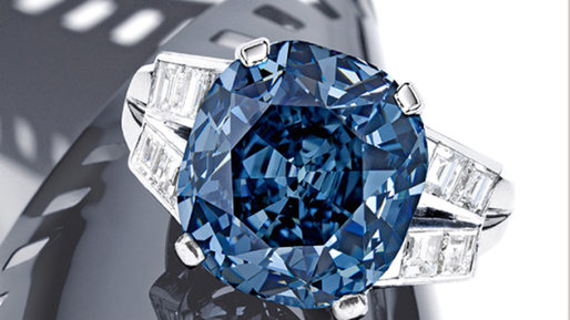 Un inel cu un diamant albastru rar, care a aparținut lui Shirley Temple, scos la licitație de Sotheby's