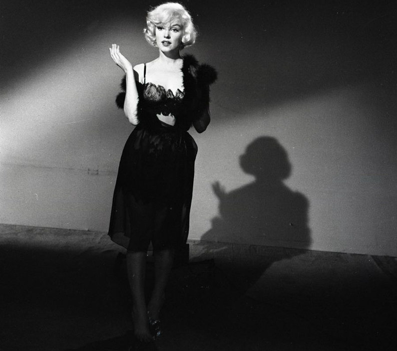 Rochia purtată de Marilyn Monroe în filmul Unora le place jazz-ul, evaluată la 400.000 de dolari, scoasă la licitație