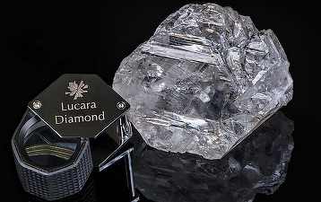 FOTO Un diamant uriaș, de mărimea unei mingi de tenis, estimat la 70 de milioane de dolari, scos la licitație