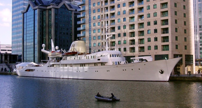 VIDEO Yachtul miliardarului grec Onassis, aflat în Portul Constanța, poate fi închiriat pentru croaziere private cu două milioane de dolari pe lună