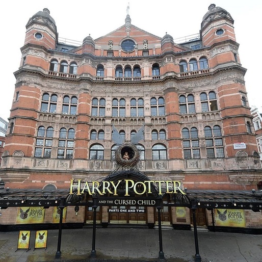 Romanul ”Harry Potter and the Cursed Child” a doborât recordul american de vânzări în pre-comandă