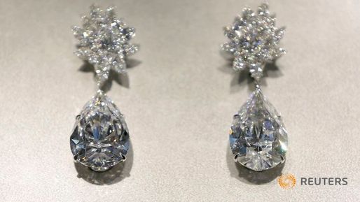 Cercei cu diamante, estimați între 20 de milioane și 30 de milioane de dolari, scoși la licitație
