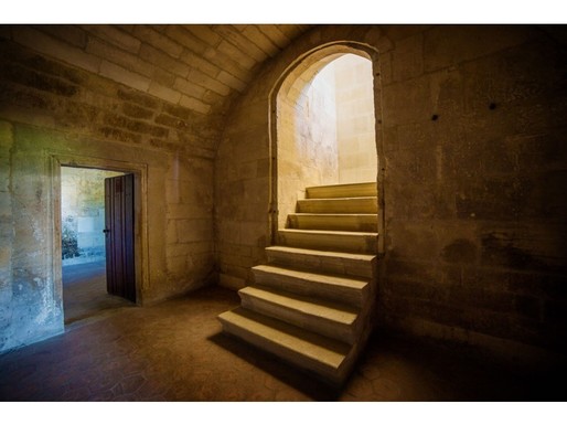 GALERIE FOTO ”Palatul de Piatră” Udriște Năsturel, estimat la 1,8 milioane de euro, va fi scos la licitație la Artmark Historical Estate