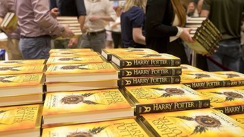 ”Harry Potter și copilul blestemat” este cea mai vândută carte în 2016, în Statele Unite, cu 4,5 milioane de exemplare
